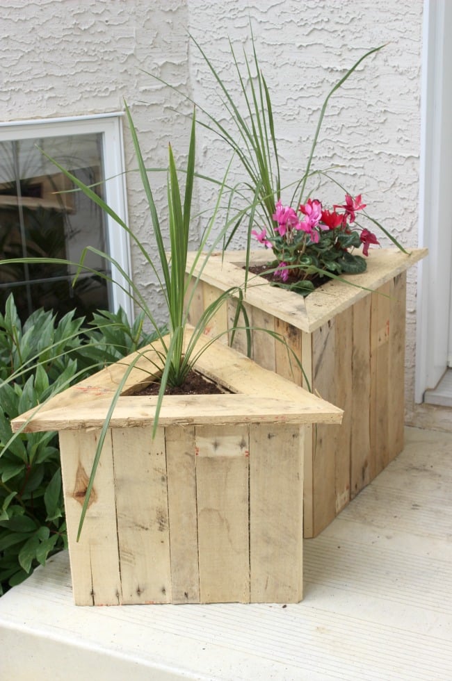TRIANGLE WOODEN PALLET PLANTER, SET OF 2