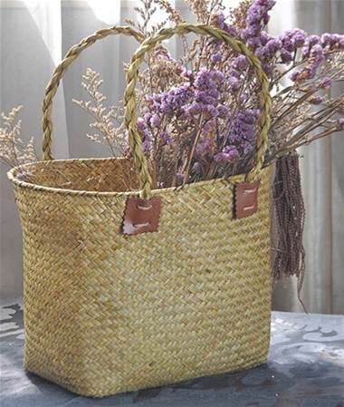 Natural seagrass handbag 